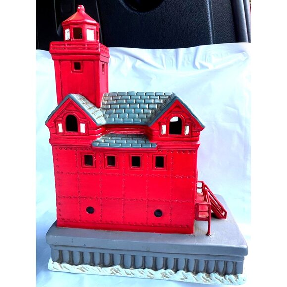Geo Z Lefton Historic Holland Harbor red lighthouse Michigan (1998) - Picture 1 of 7